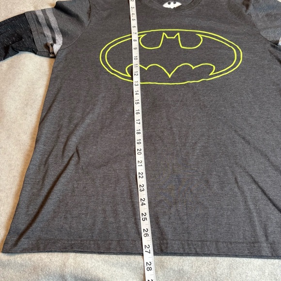 Batman DC Comics Logo Grey Athletic-Style Long Sleeve Boys/Youth Shirt Large - Picture 8 of 10